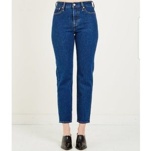 Levi Wedgie Jeans!! W25 make an offer!